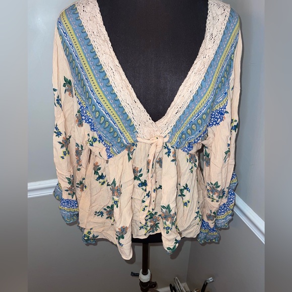 Altar'd State Tops - Altar'd State Women's Peach Crochet Trim Floral Boho‎ Chic Shirt Top Size Small